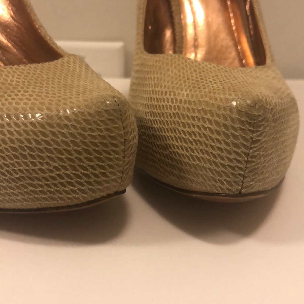 Snake skin patterned BGBG heels. - Picture 6 of 6